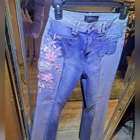 AKIRA GORGOUS FLORAL PATCHWORK - Picture 5 of 8